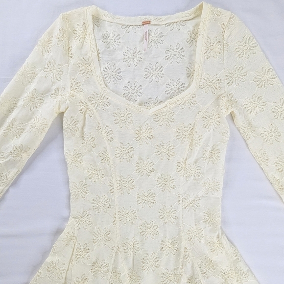 Free People Cream Ditsy Floral Lace Daisy Godet Peplum Eyelet Sheer Top - Picture 4 of 10